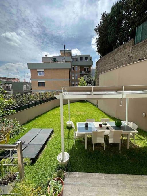 Enchanting Garden Retreat Roma Exterior foto
